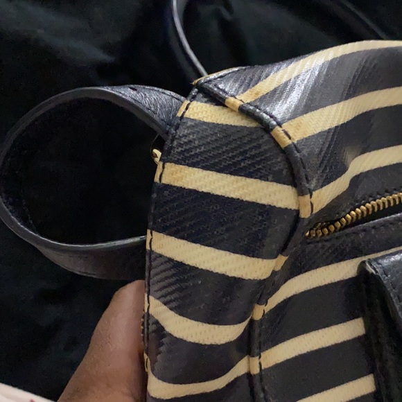 Medium Kate Spade Crossbody - Picture 3 of 11